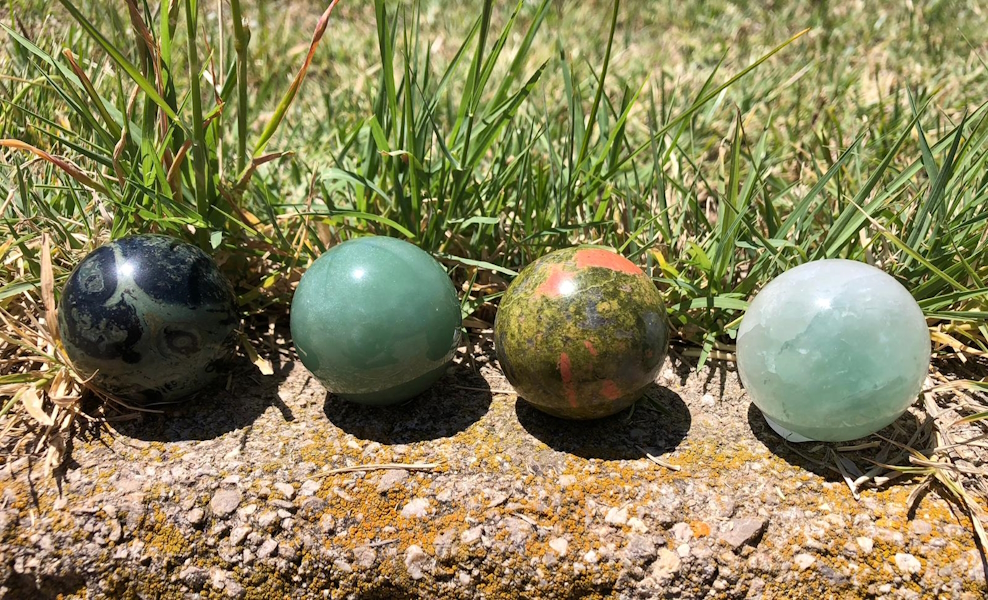 Esfera mineral surtido 4 cm aprox
